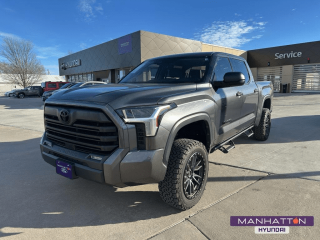 2023 Toyota Tundra SR5's photo