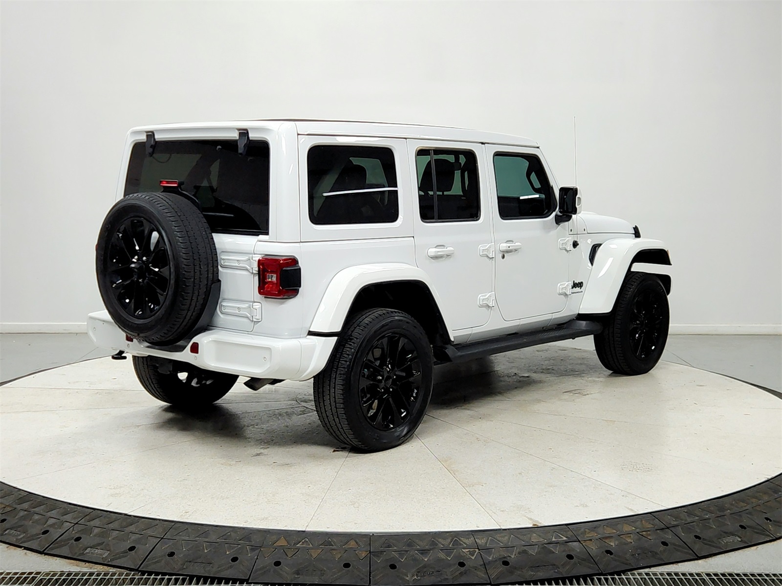 2023 Jeep Wrangler Altitude photo 3
