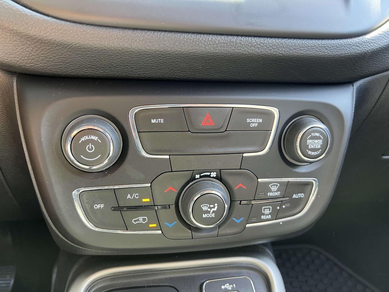 2019 Jeep Compass Latitude photo 22