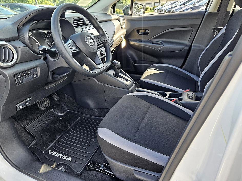 2025 Nissan Versa S photo 7