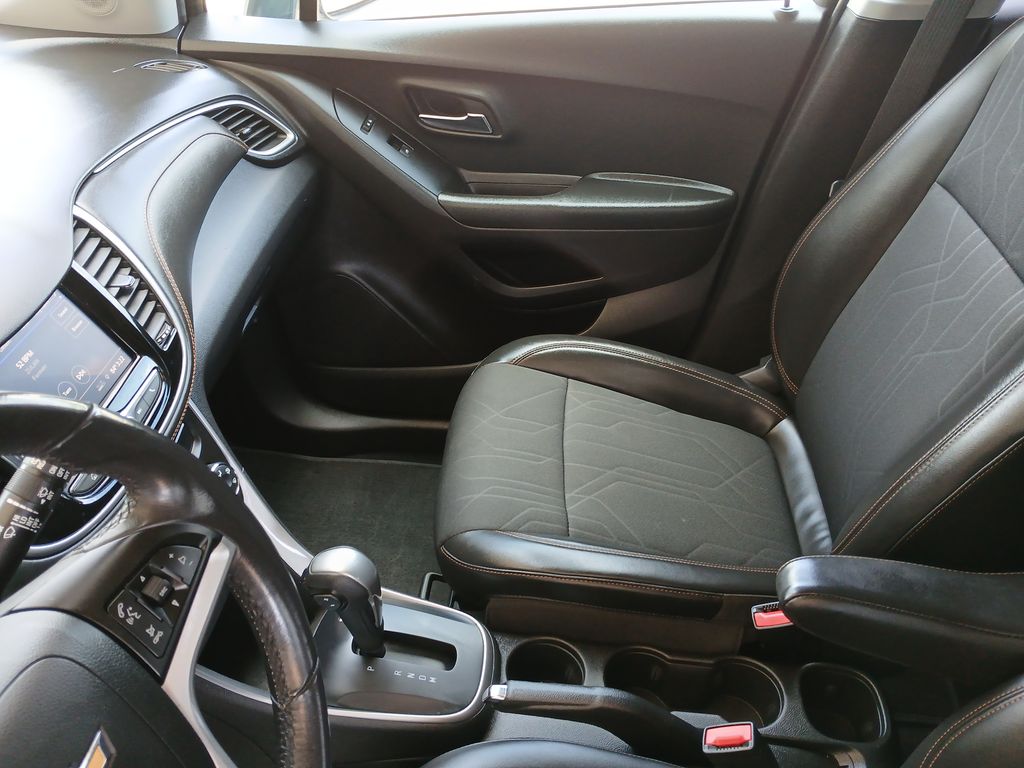 2022 Chevrolet Trax LT photo 22