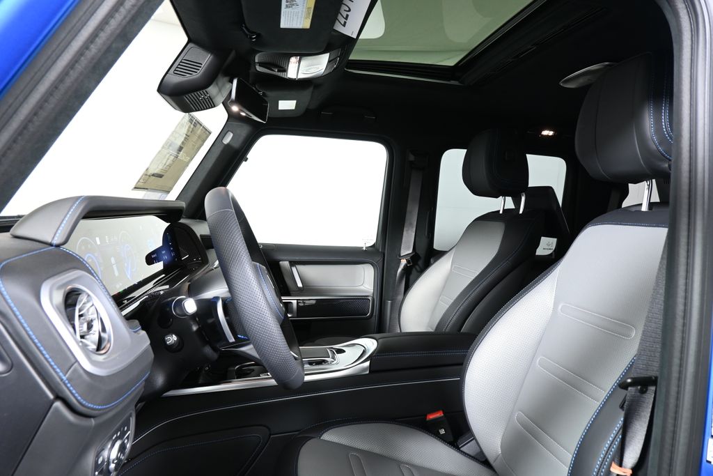 2025 Mercedes Benz G photo 13