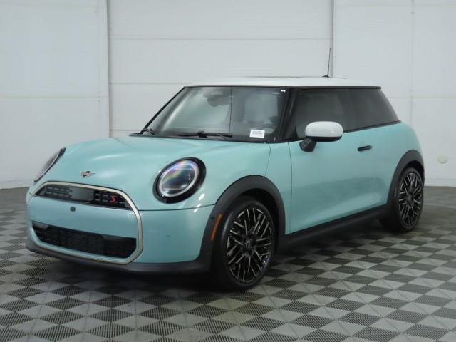 2026 MINI Hardtop 2 Door S's photo