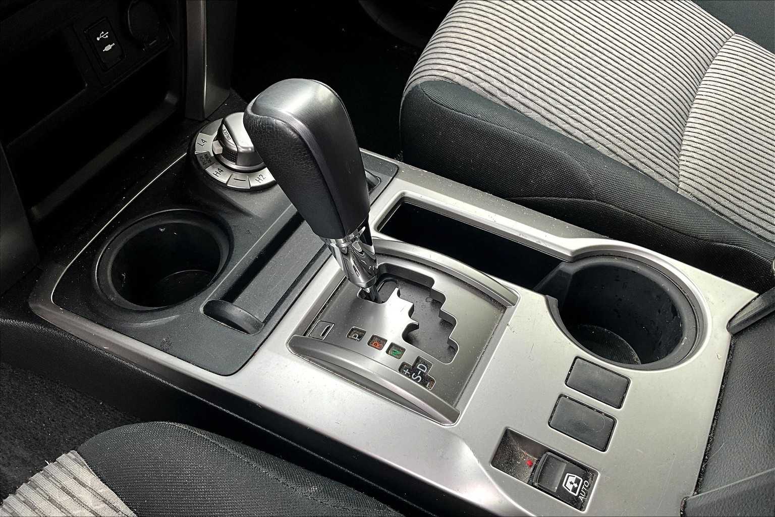 2014 Toyota 4Runner SR5 photo 14