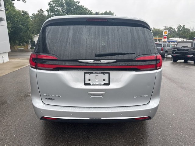 2023 Chrysler Pacifica Limited photo 3