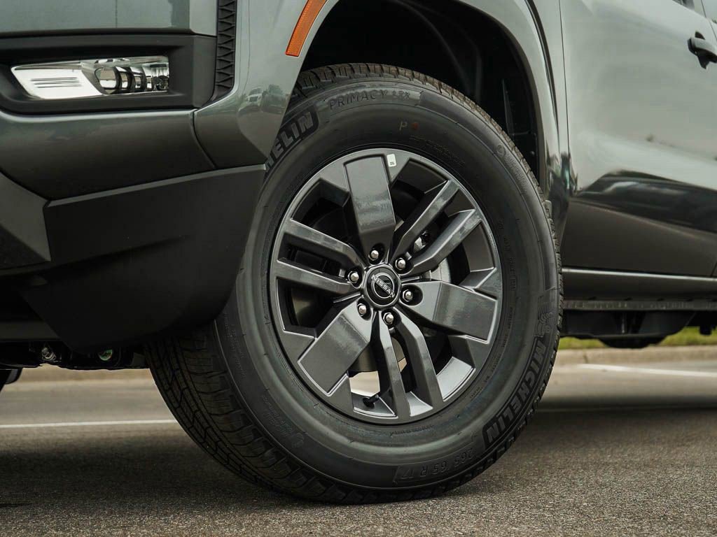 2025 Nissan Frontier SV photo 5