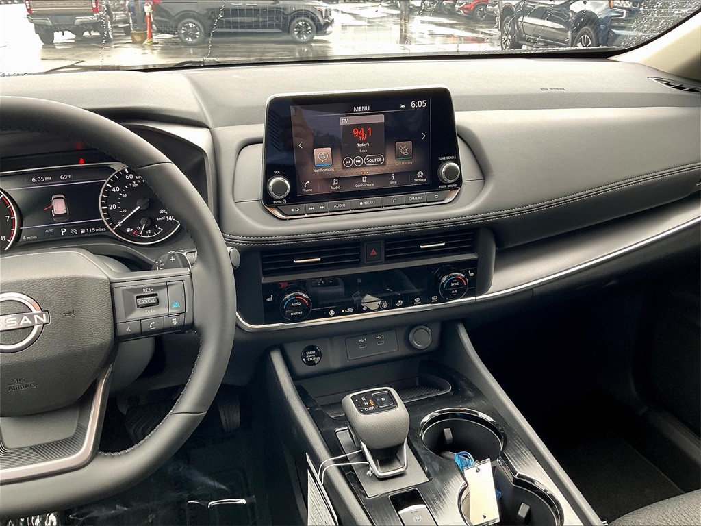 2026 Nissan Rogue SV photo 12