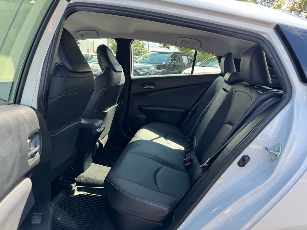2022 Toyota Prius LE AWD-e photo 12