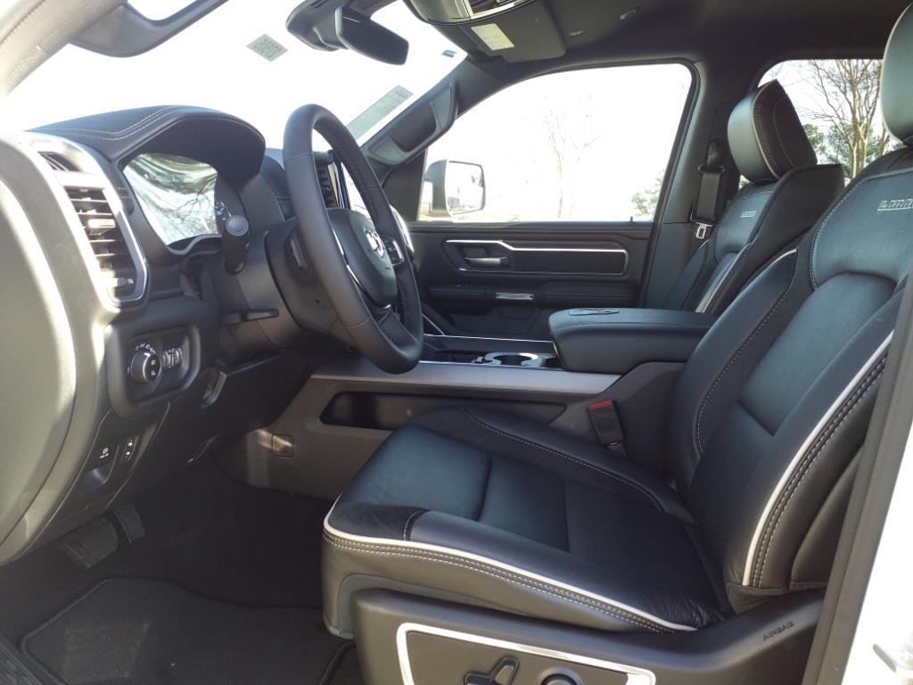 2025 Ram 1500 Laramie photo 3