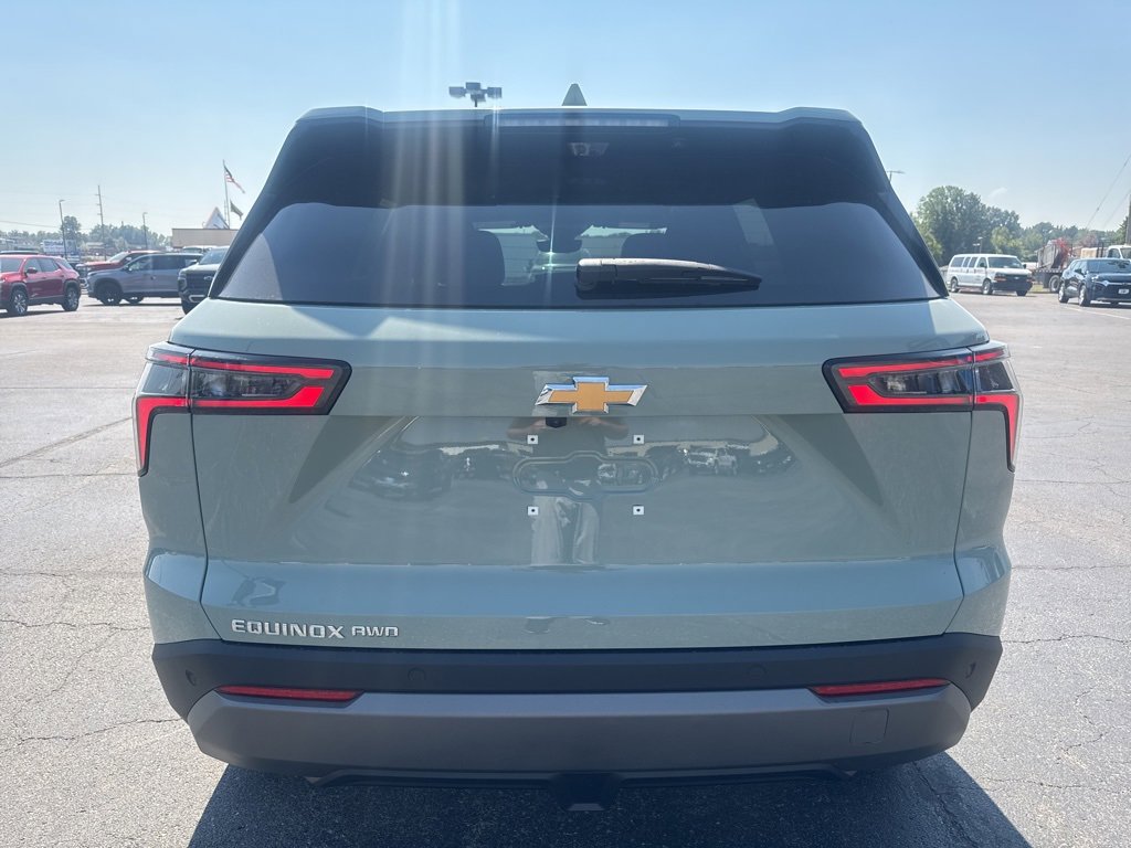 2026 Chevrolet Equinox LT photo 3