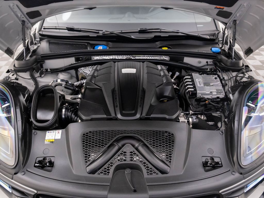 2022 Porsche Macan S photo 27