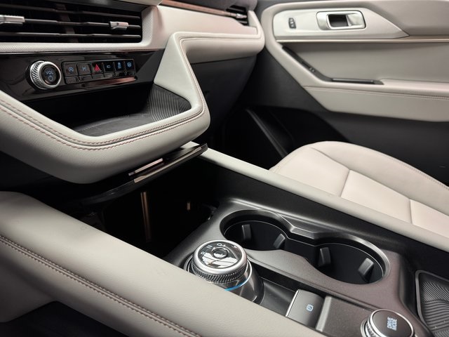 2025 Ford Explorer photo 19