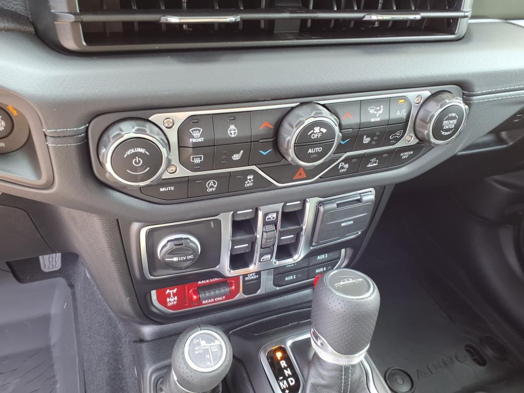 2025 Jeep Gladiator Mojave photo 10