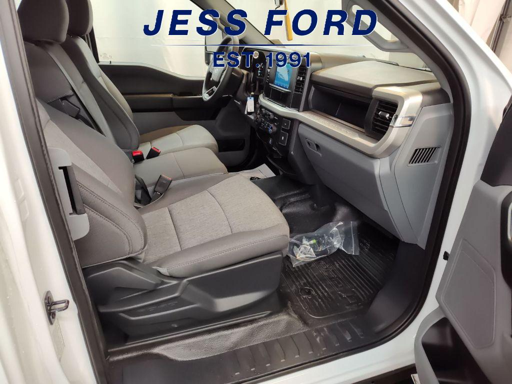 2024 Ford F-350 XL photo 4