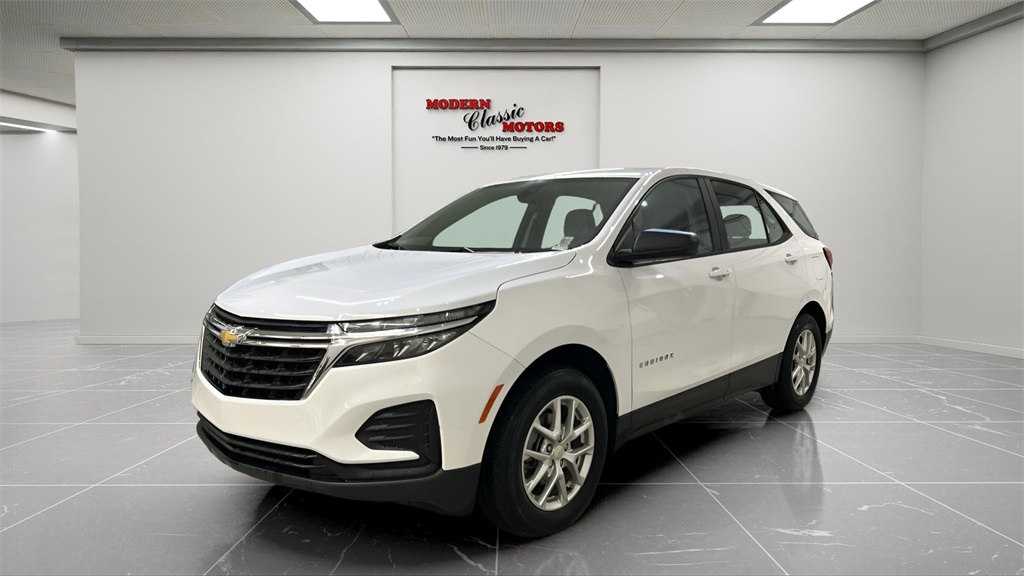 2024 Chevrolet Equinox LS photo 3