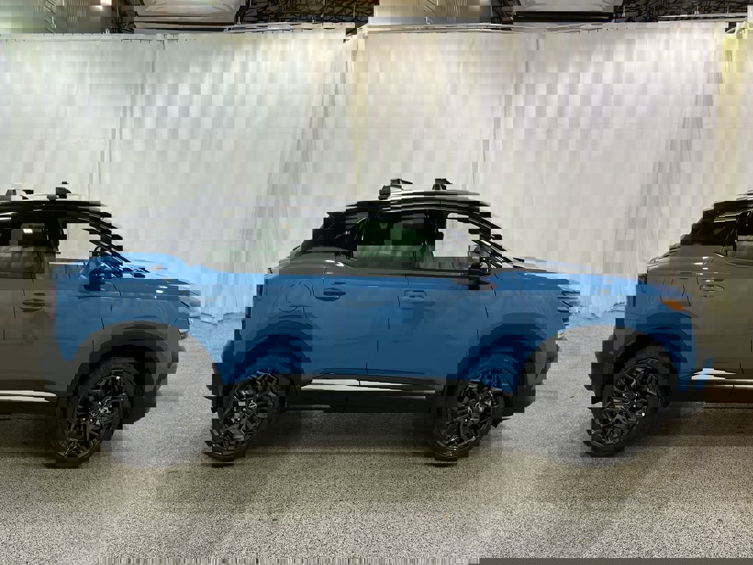 2026 Nissan Kicks SR photo 3