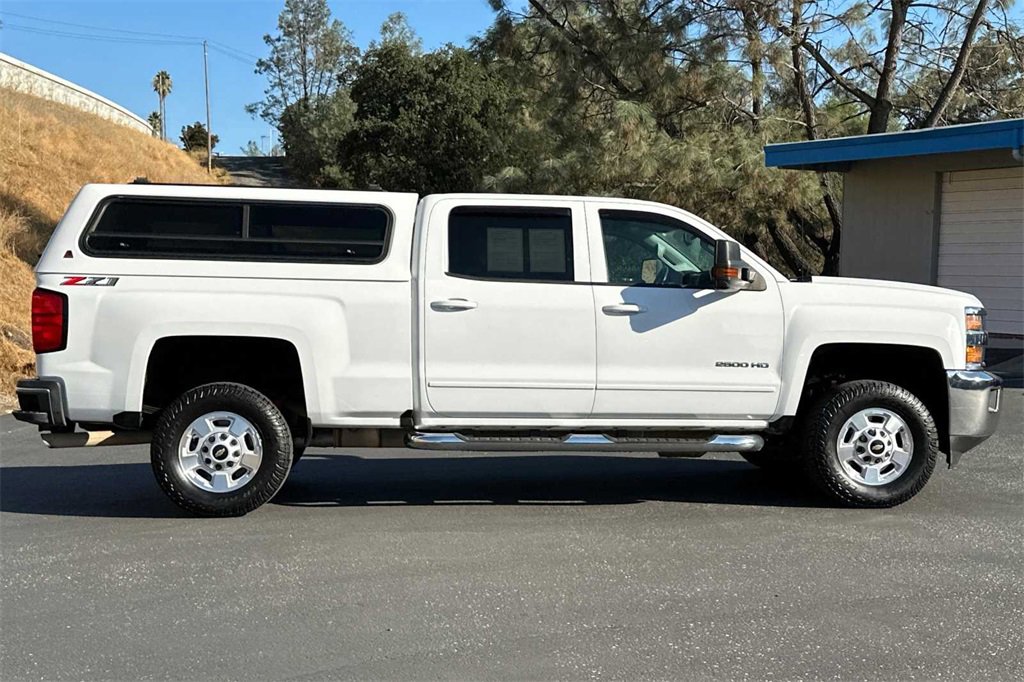 2019 Chevrolet Silverado 2500HD LT photo 3