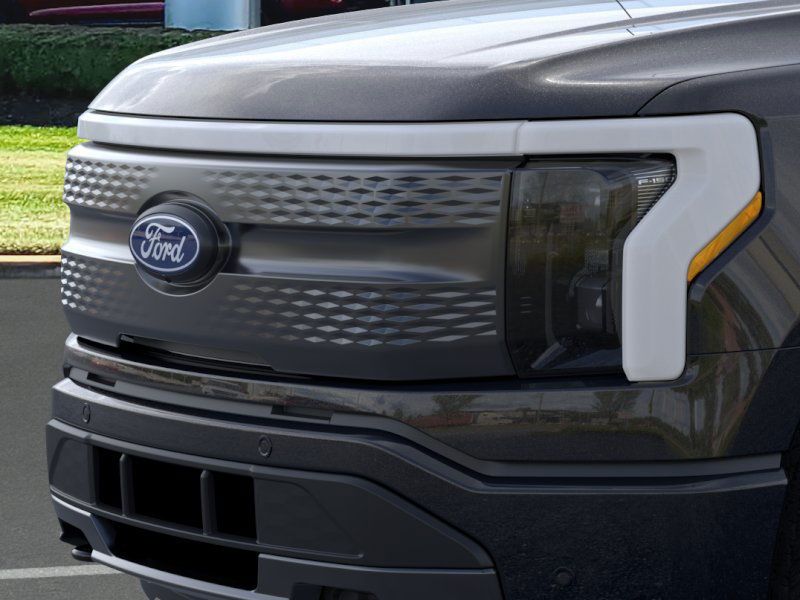 2025 Ford F-150 Lightning photo 15