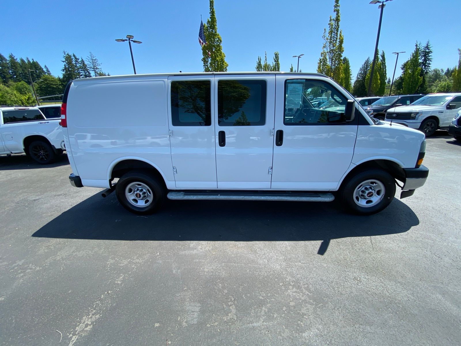2023 Gmc Savana 2500 Cargo photo 2