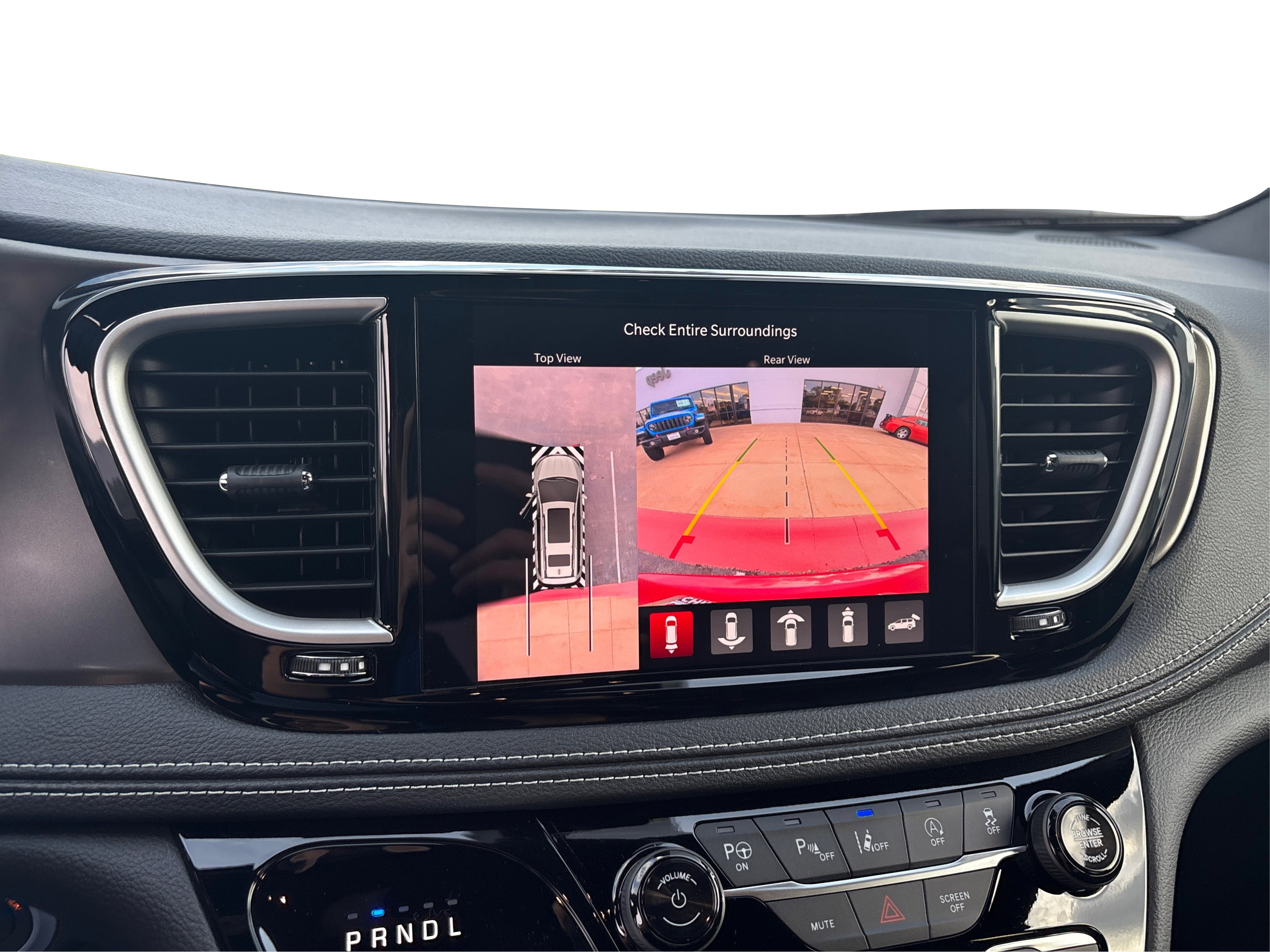 2025 Chrysler Pacifica photo 23