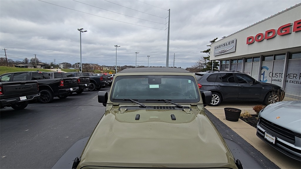 2025 Jeep Wrangler Sport S photo 4