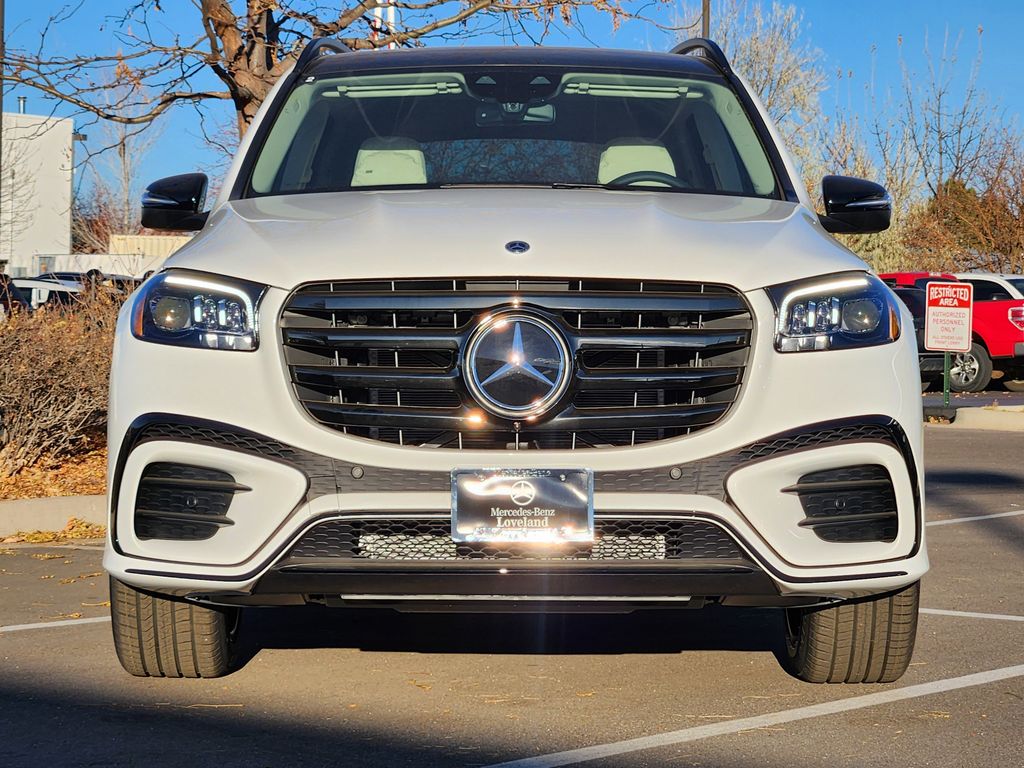 2026 Mercedes Benz GLS 450 4MATIC photo 3