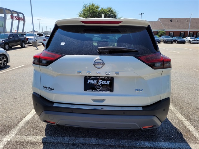 2022 Nissan Rogue SV photo 5