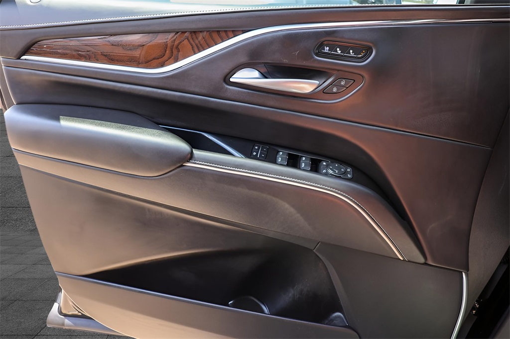 2023 Cadillac Escalade ESV Sport Platinum photo 23