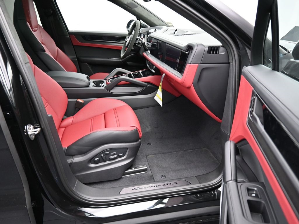 2026 Porsche Cayenne GTS Coupe photo 23