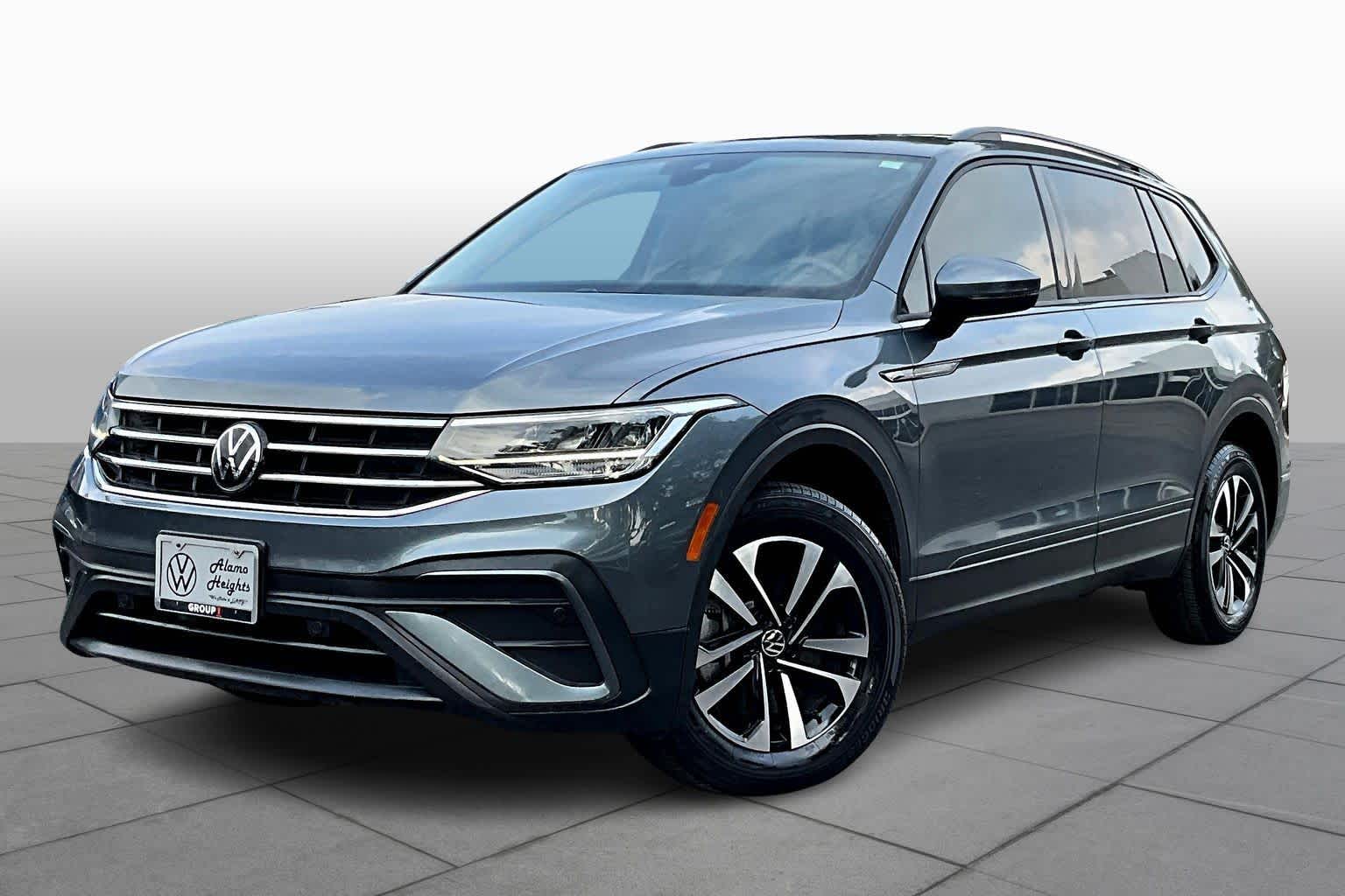 2023 Volkswagen Tiguan S's photo