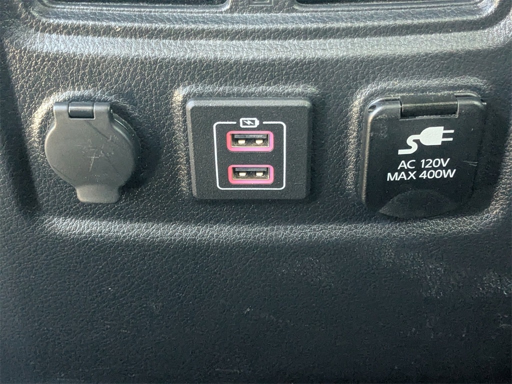 2024 Nissan Titan SV photo 13