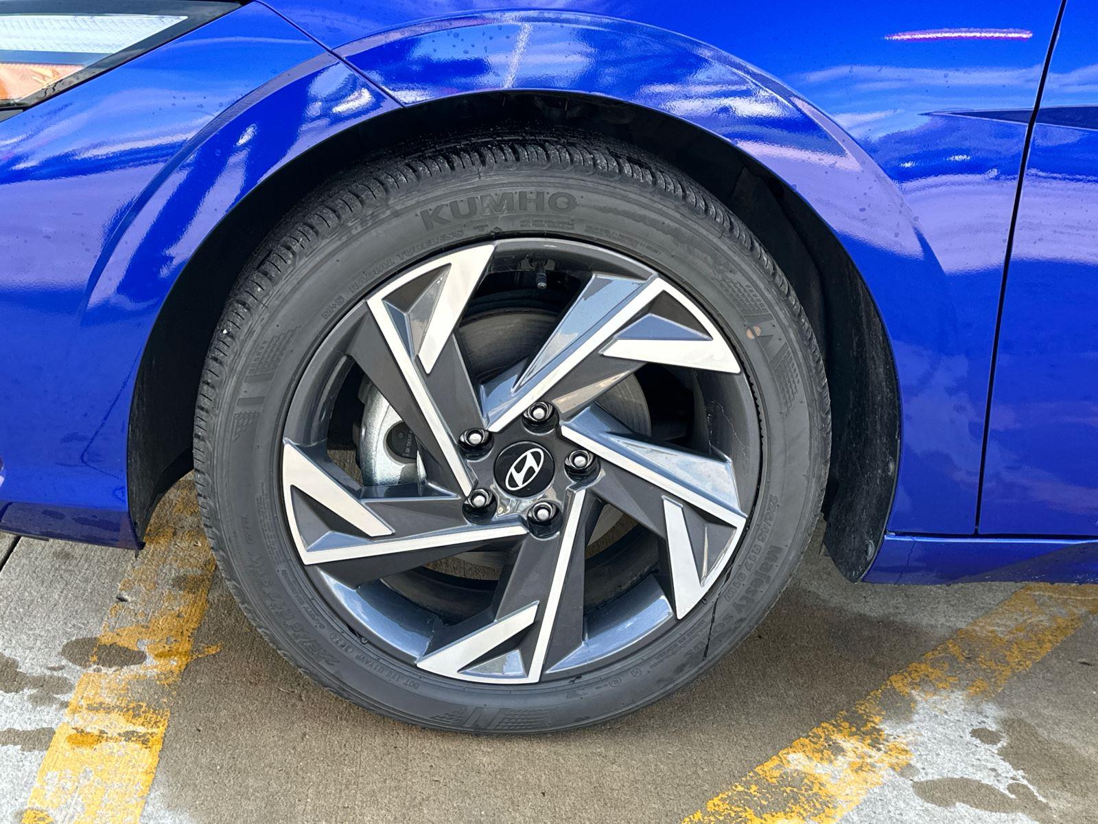 2025 Hyundai Elantra SEL Sport photo 7