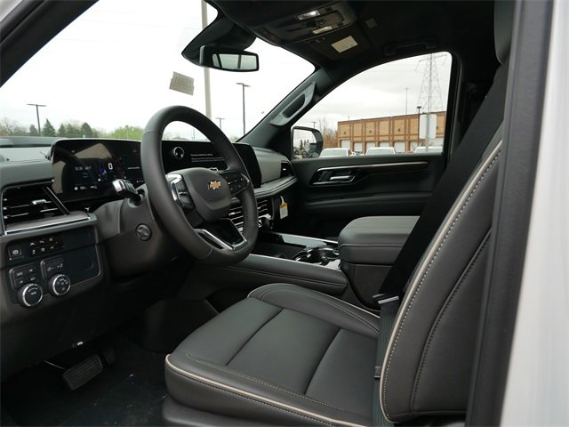 2025 Chevrolet Suburban Premier photo 10