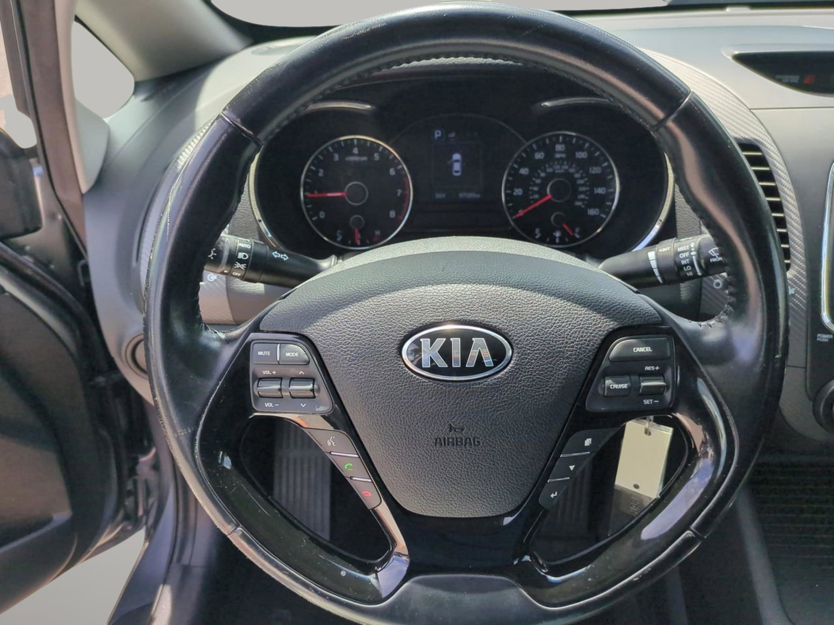 2017 Kia Forte S photo 21
