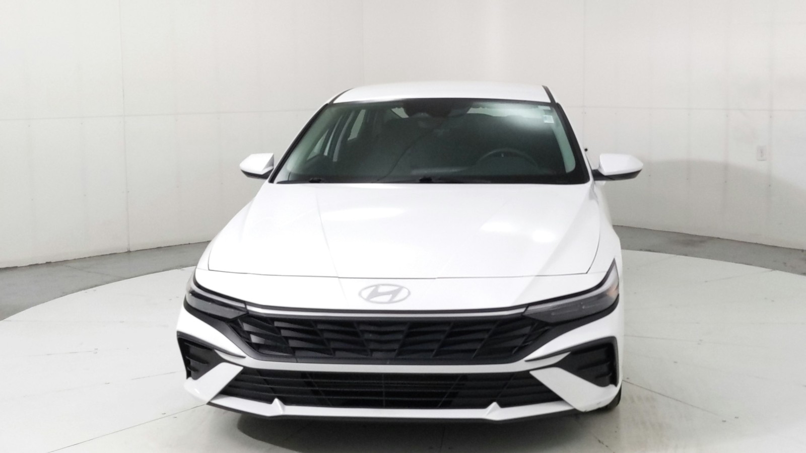 Used 2024 Serenity White Hyundai SEL image 9
