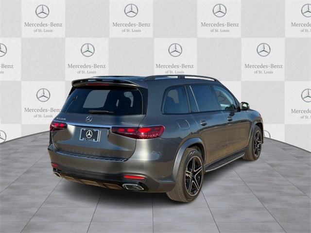 2026 Mercedes Benz GLS 450 4MATIC photo 2