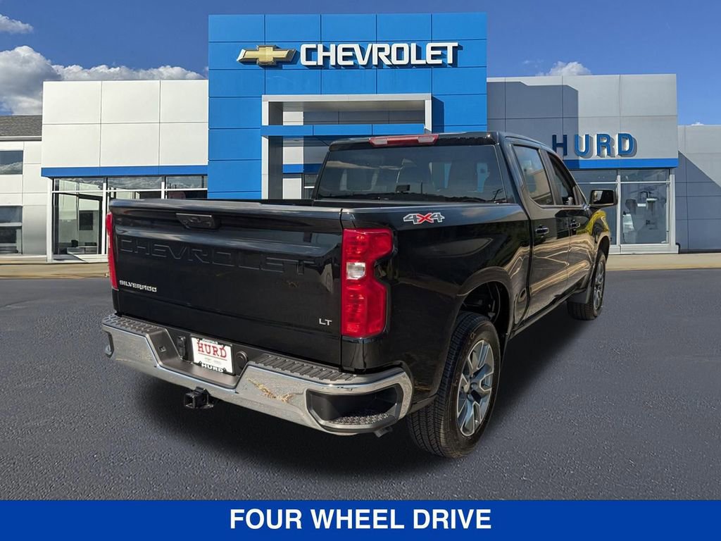 2025 Chevrolet Silverado 1500 LT photo 3