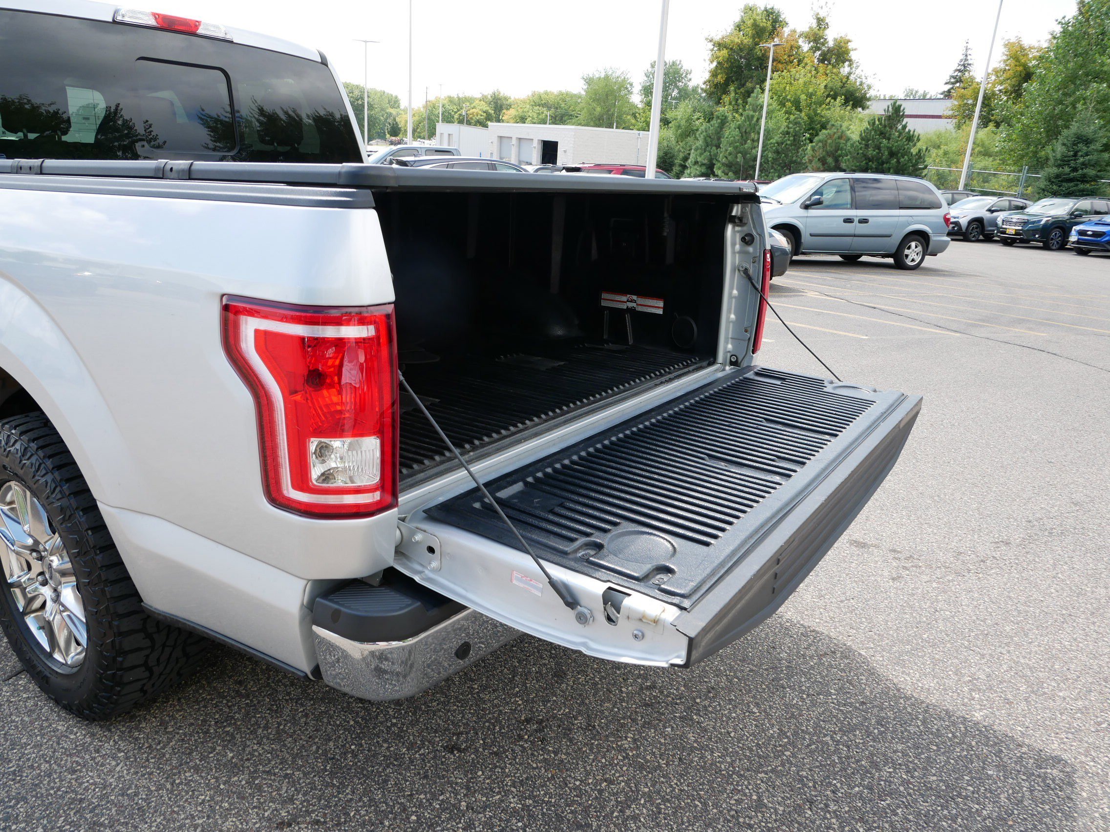 2016 Ford F-150 XLT photo 16