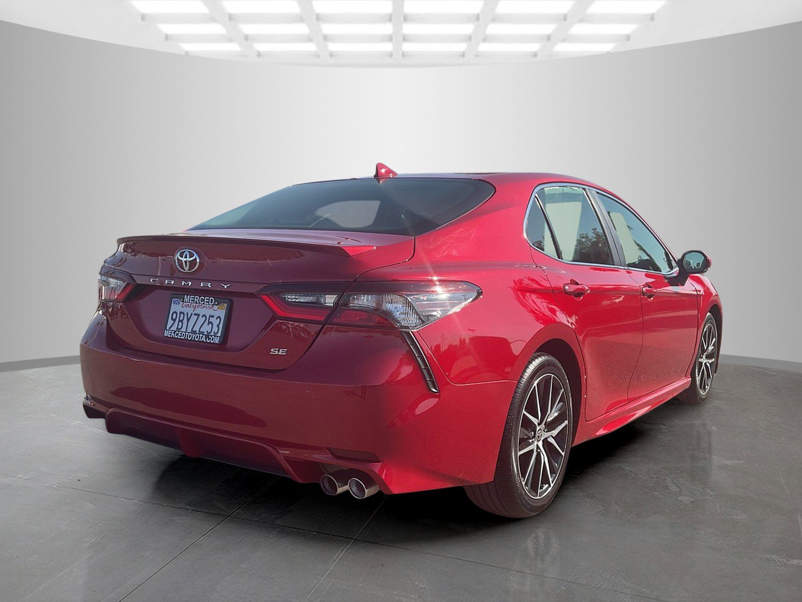 2023 Toyota Camry SE photo 3