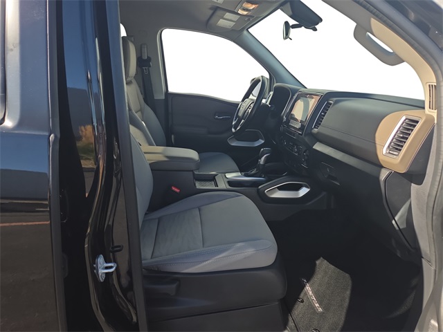 2022 Nissan Frontier SV photo 14
