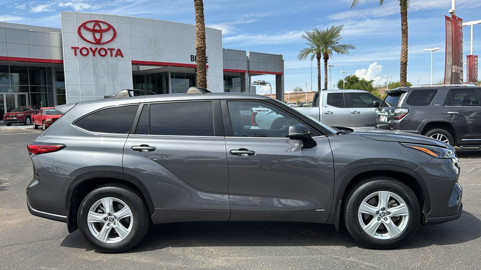 2023 Toyota Highlander Hybrid LE photo 8