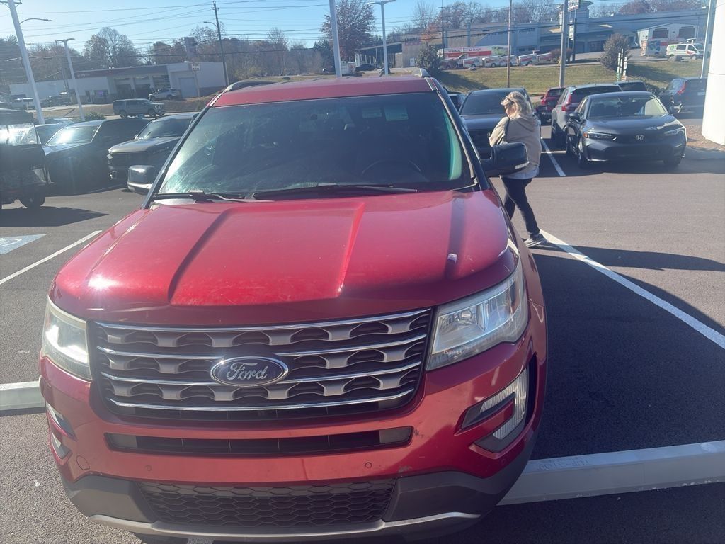 2016 Ford Explorer XLT's photo