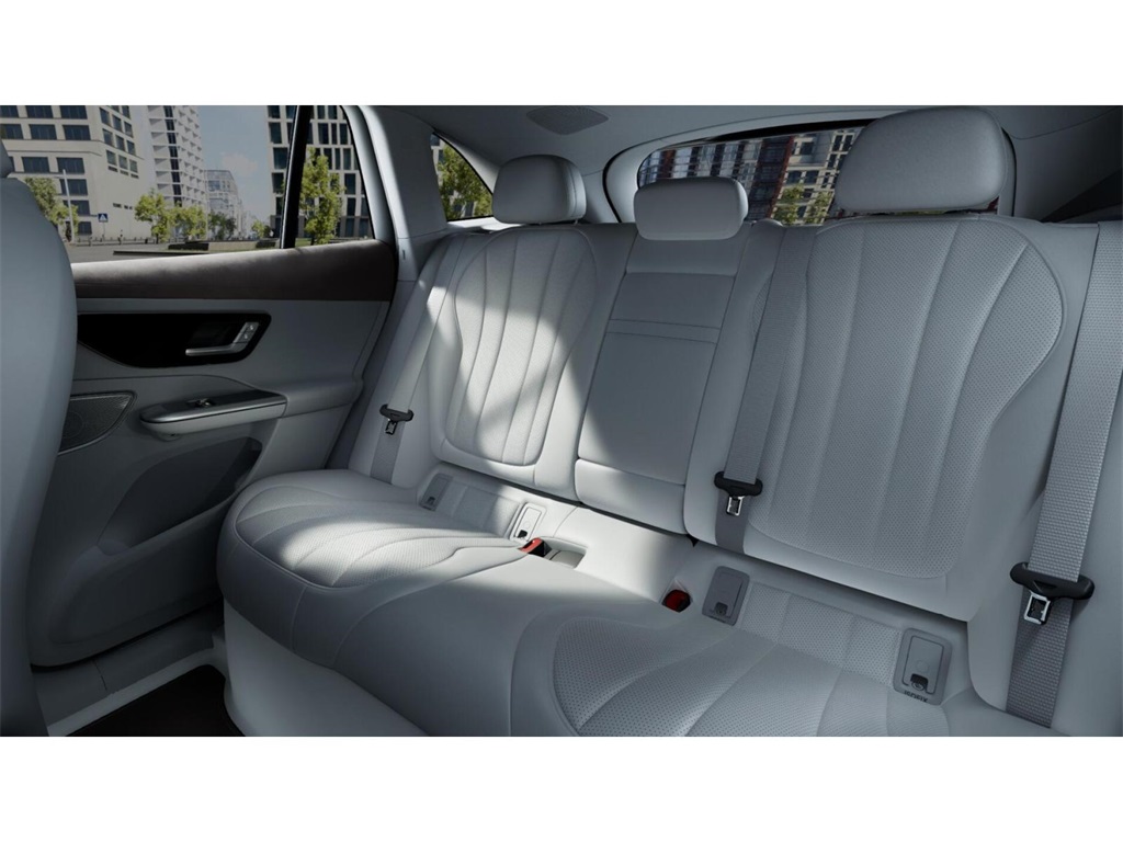2025 Mercedes Benz EQE SUV 350 4MATIC photo 4