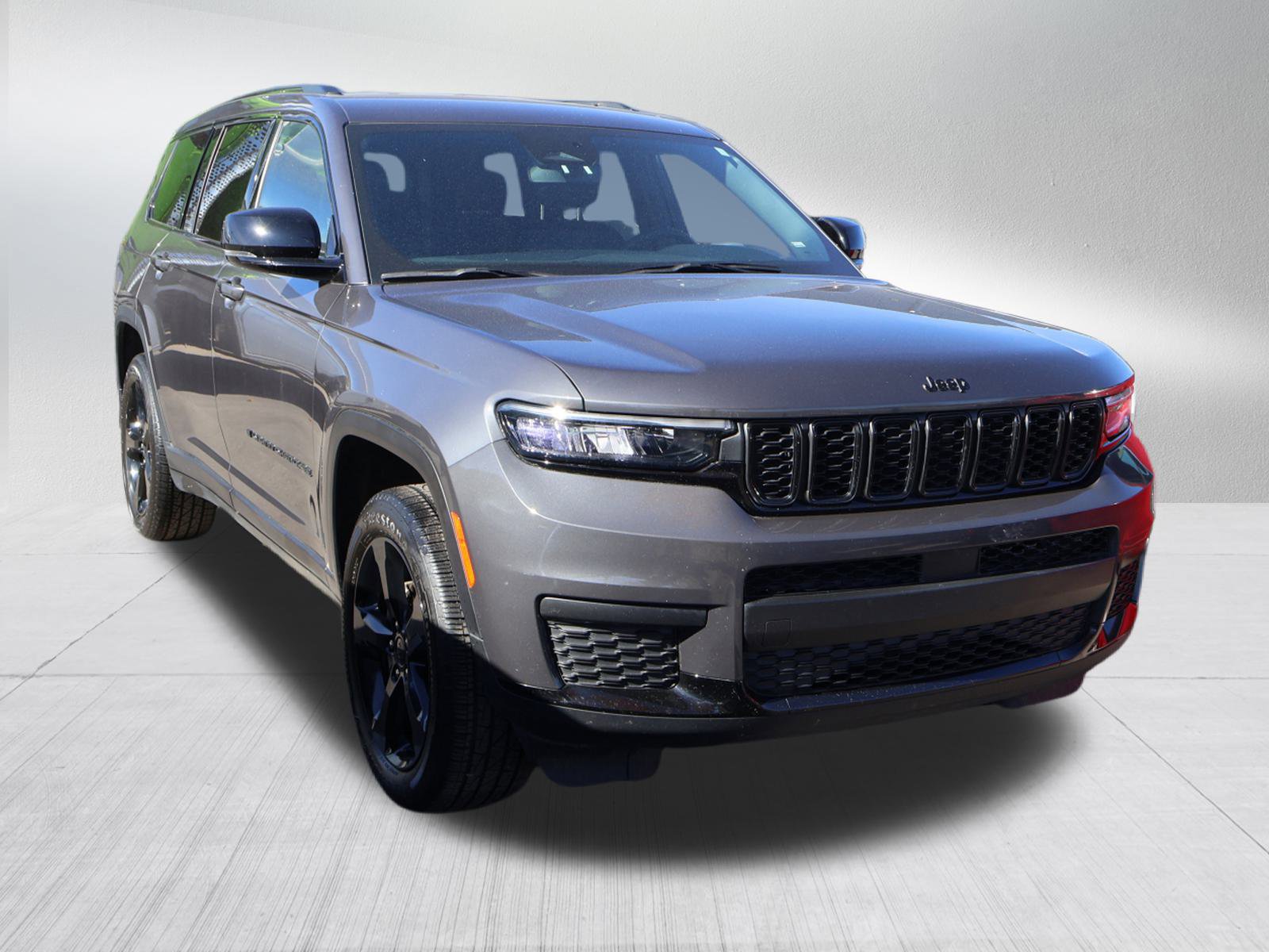 2023 Jeep Grand Cherokee L Altitude's photo