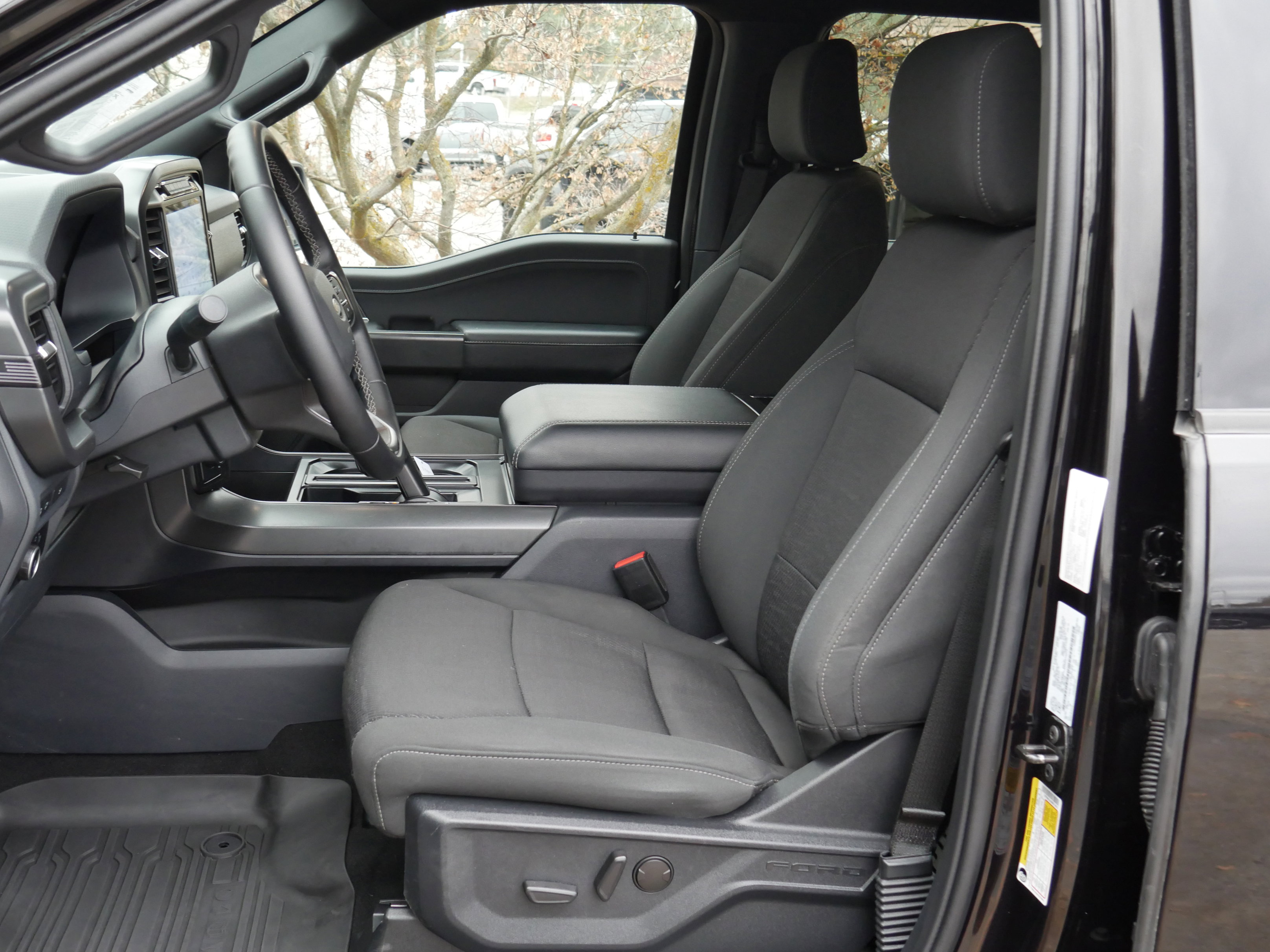 2024 Ford F-150 XLT photo 3