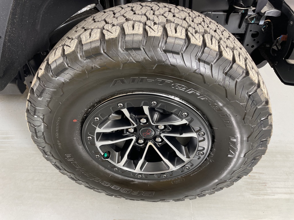 2025 Jeep Wrangler Rubicon X photo 11