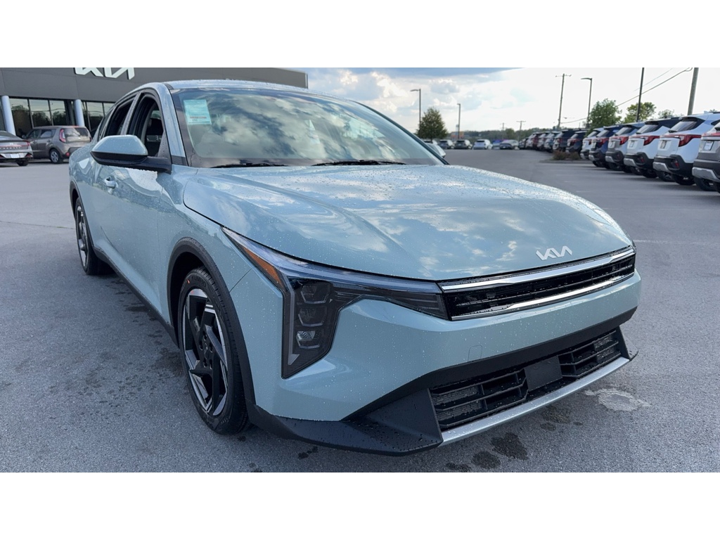 2025 Kia K4 EX photo 2