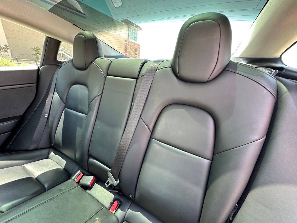 2022 Tesla Model 3 Long Range photo 6