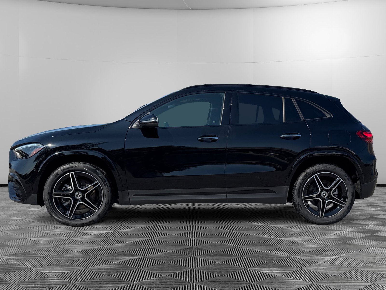 2026 Mercedes Benz GLA 250 4MATIC photo 2