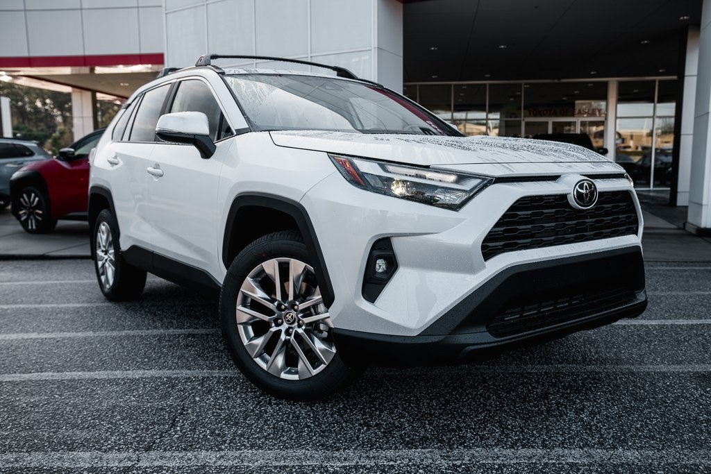 2025 Toyota RAV4 XLE Premium's photo